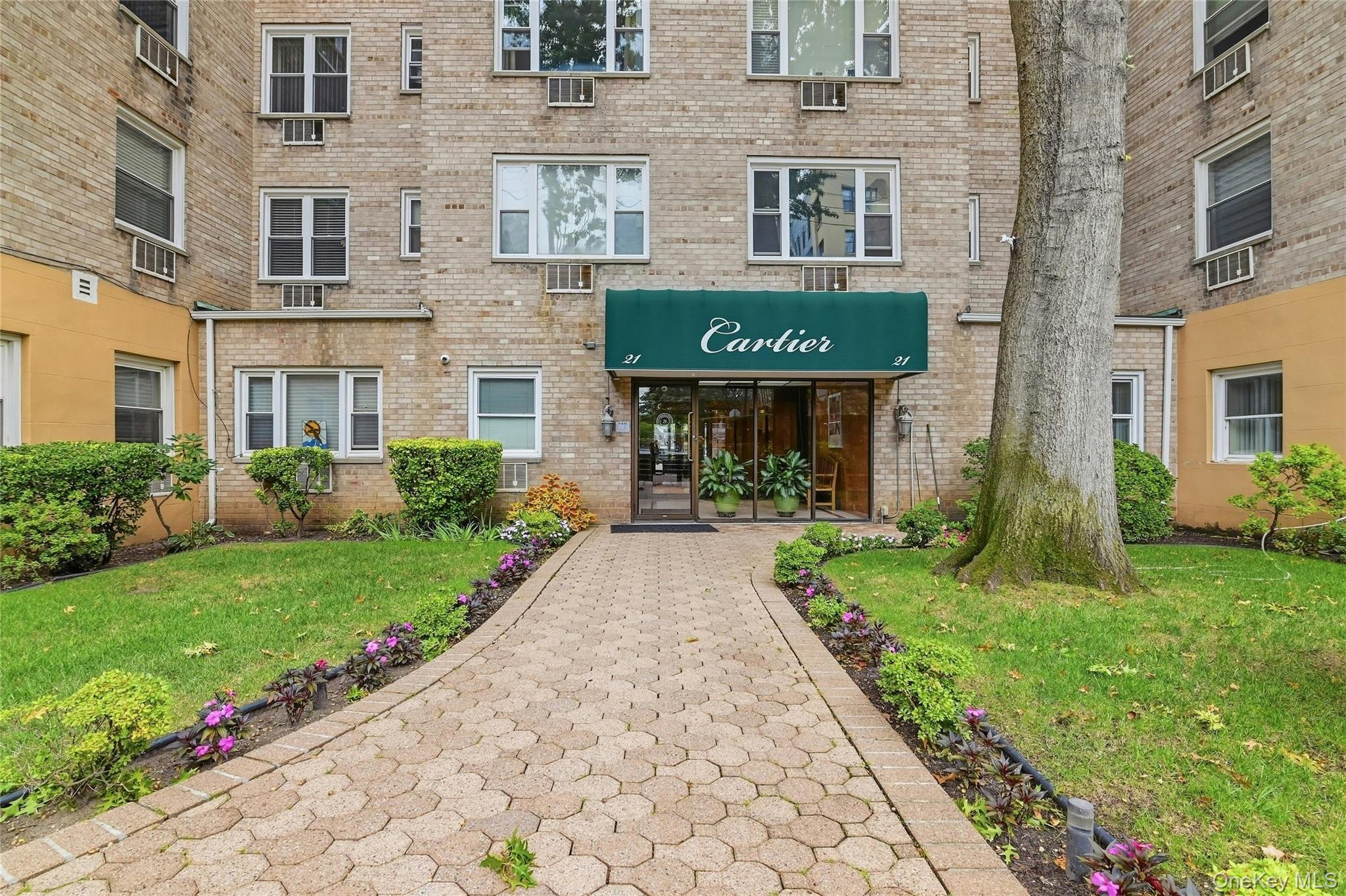 21 Bond Street, Unit 3J
