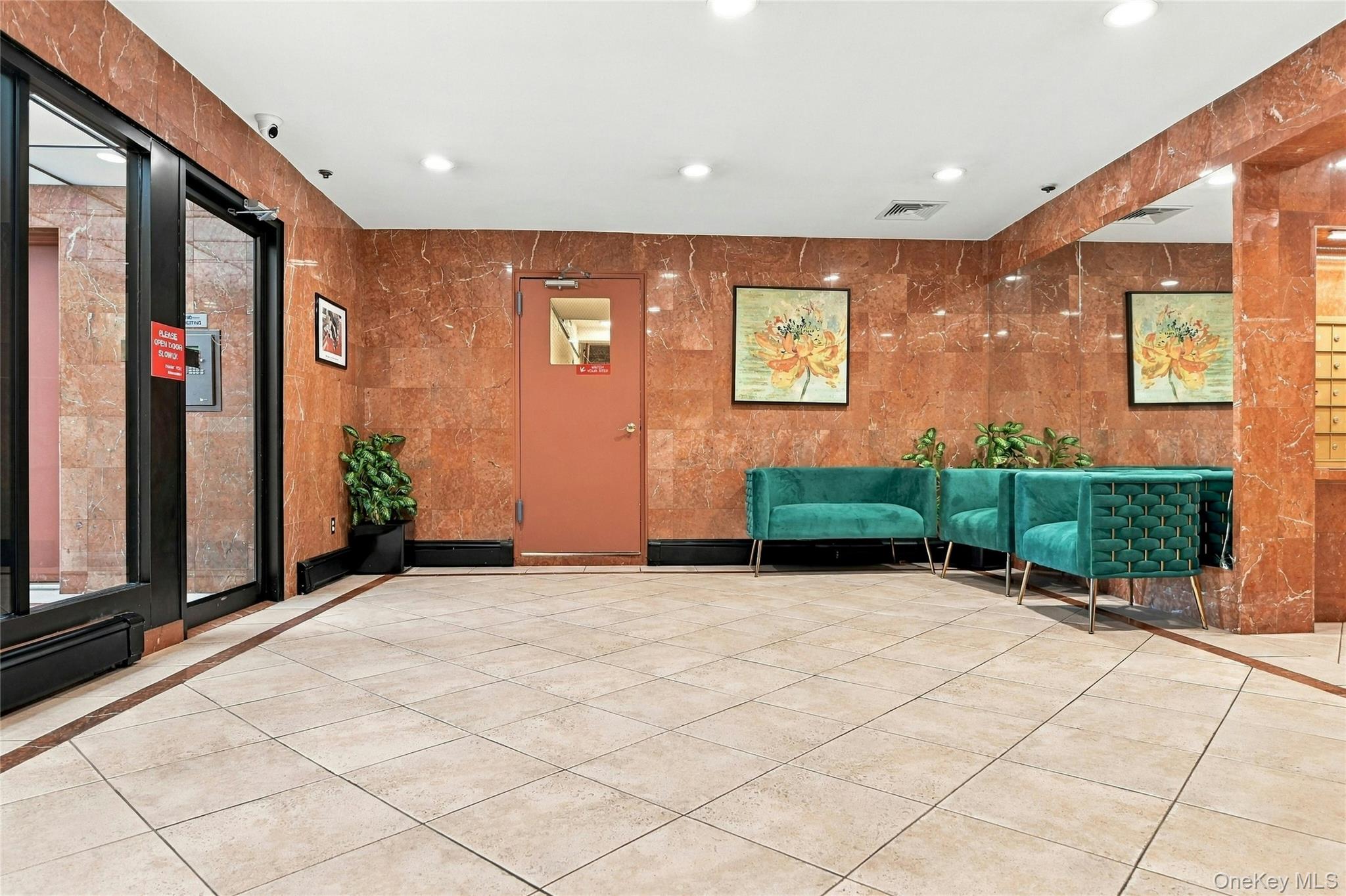 21 Bond Street, Unit 3J photo 2