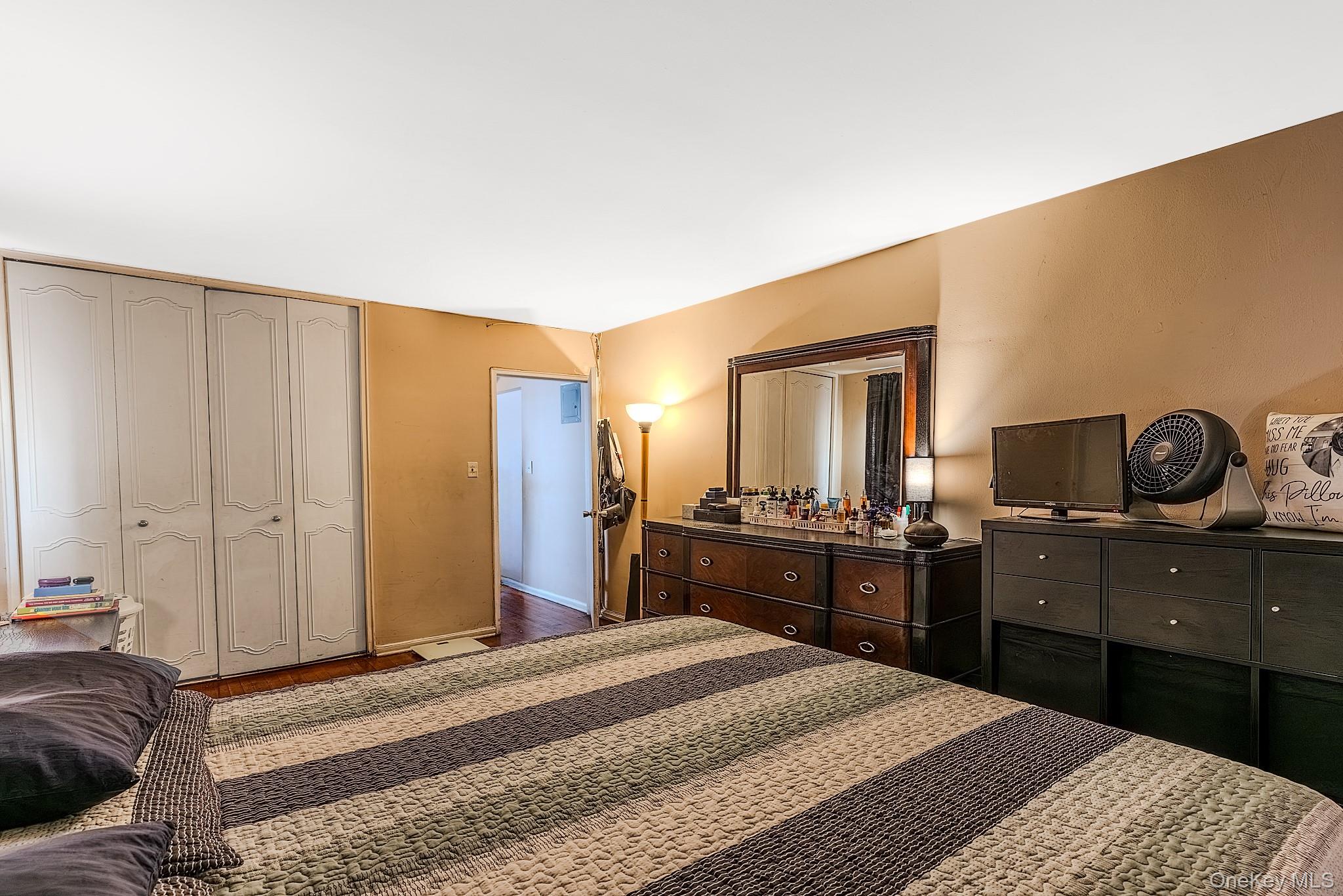 1275 E 51st Street, Unit 4L photo 11