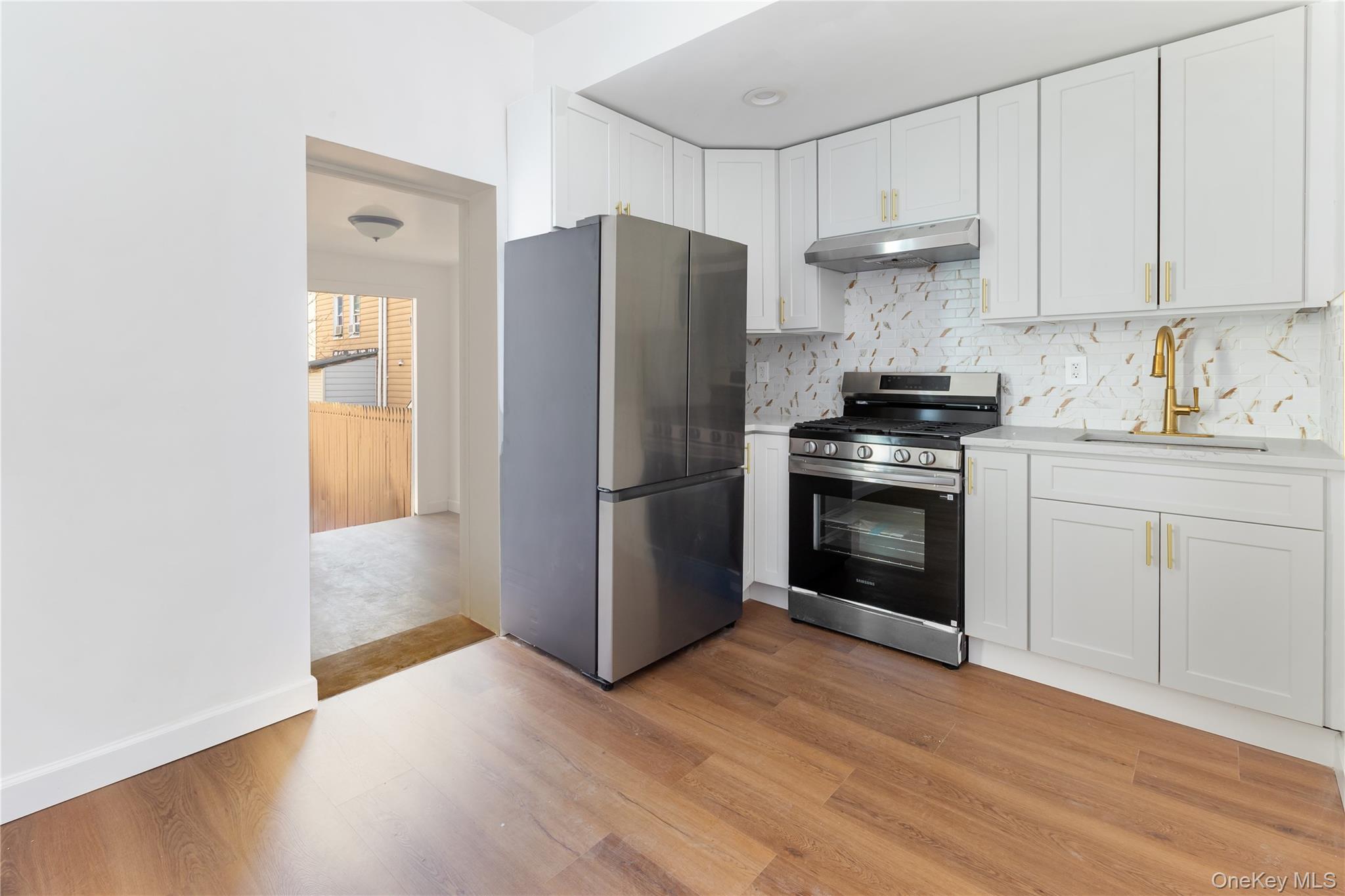 10030 Martense Avenue – For Sale photo 20