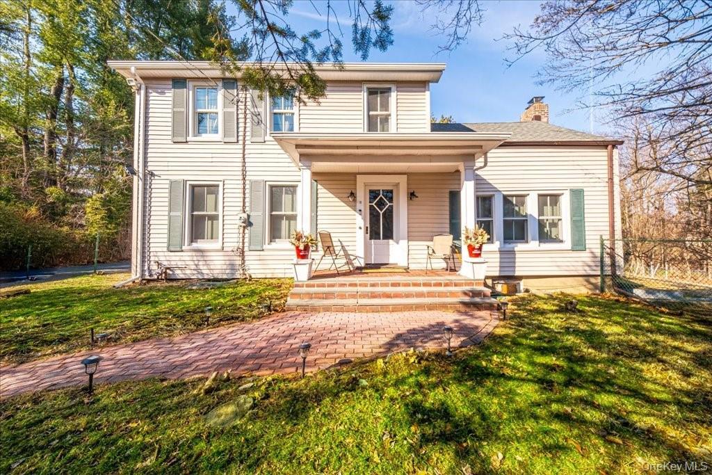 98 Pomona Rd – For Rent