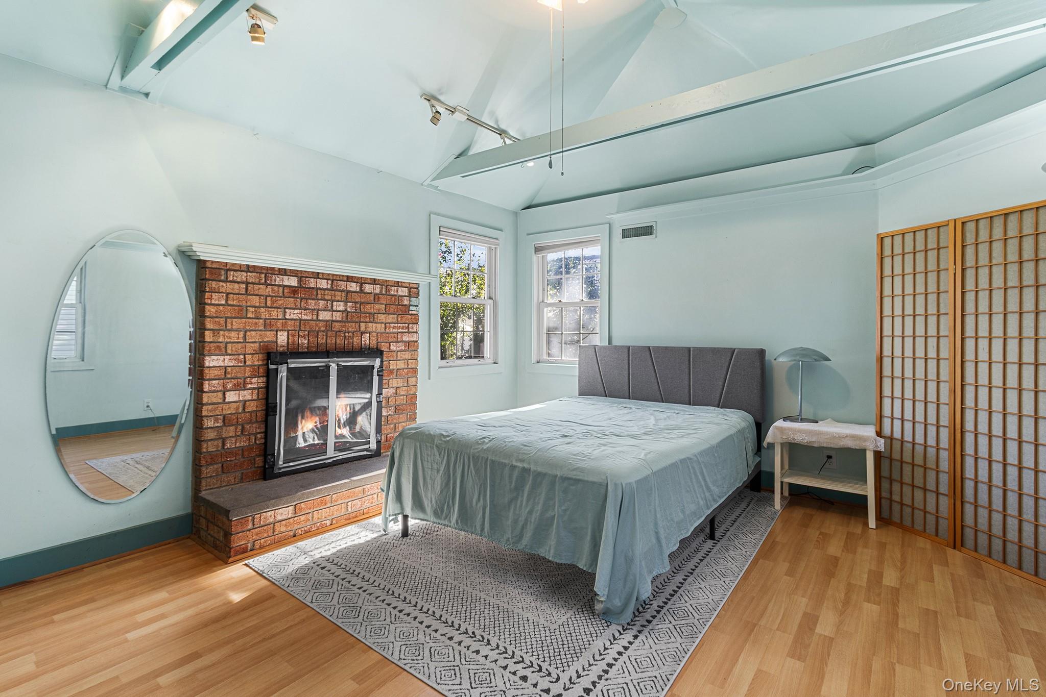 305 White Road – For Sale photo 14