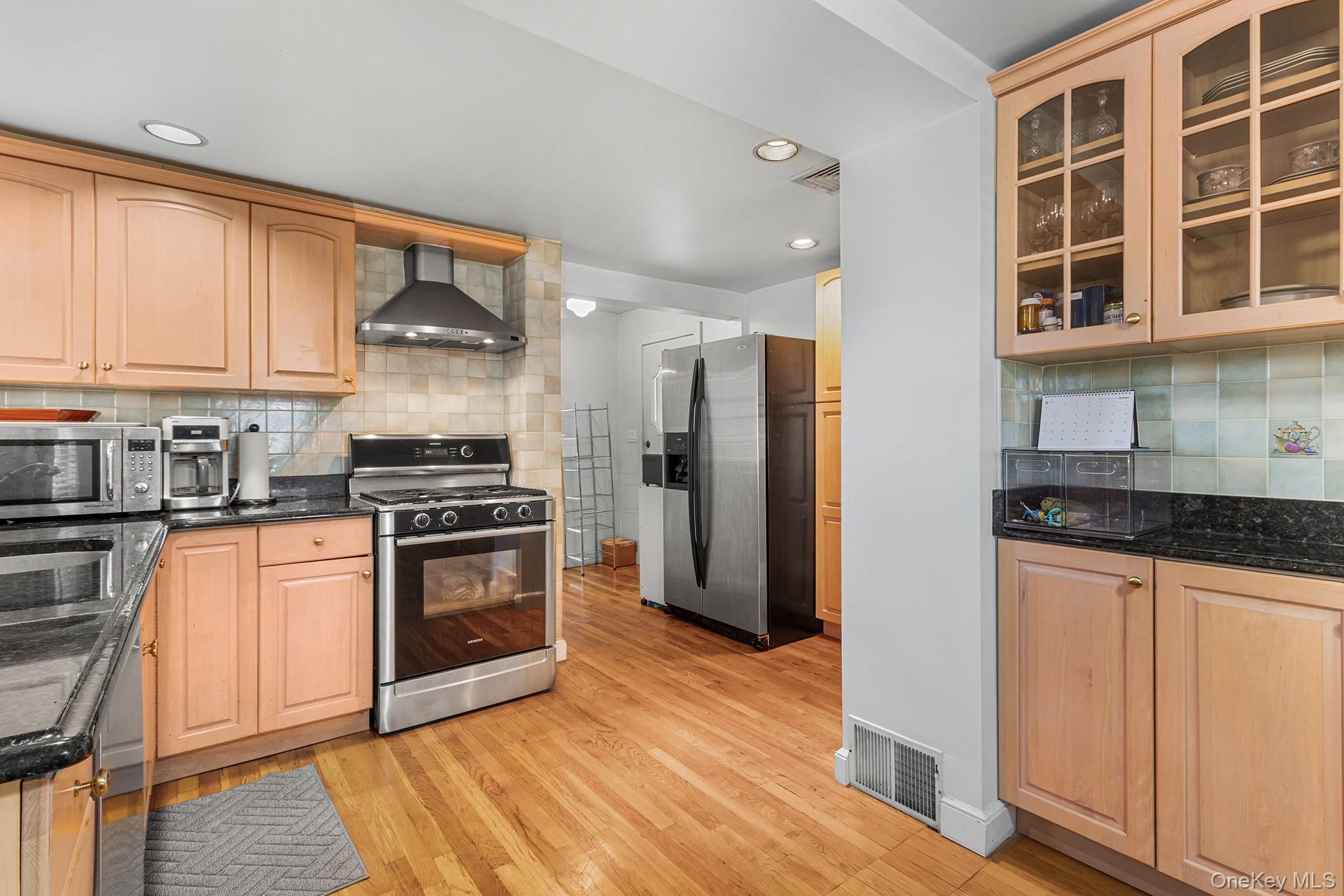 305 White Road – For Sale photo 8