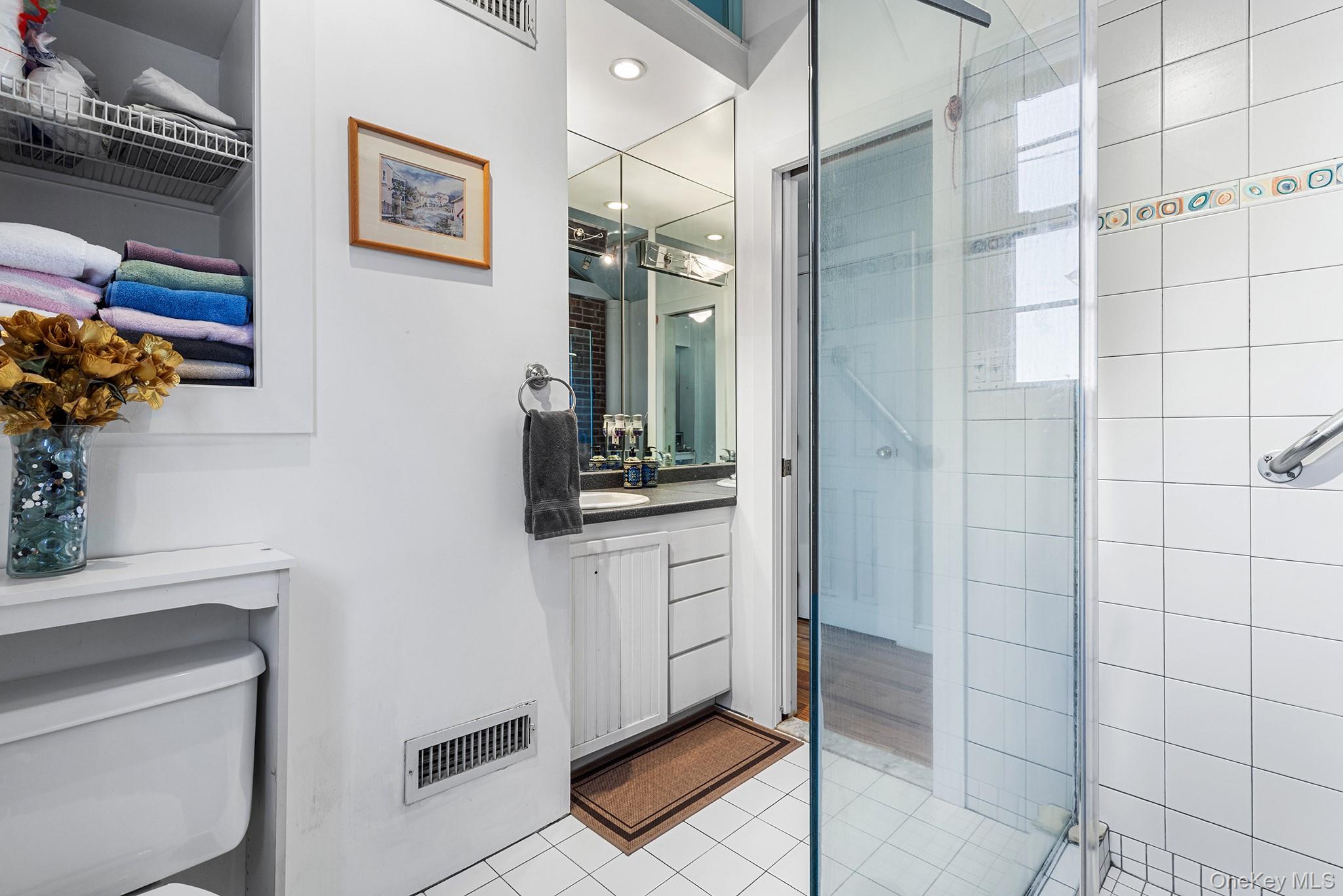 305 White Road – For Sale photo 13