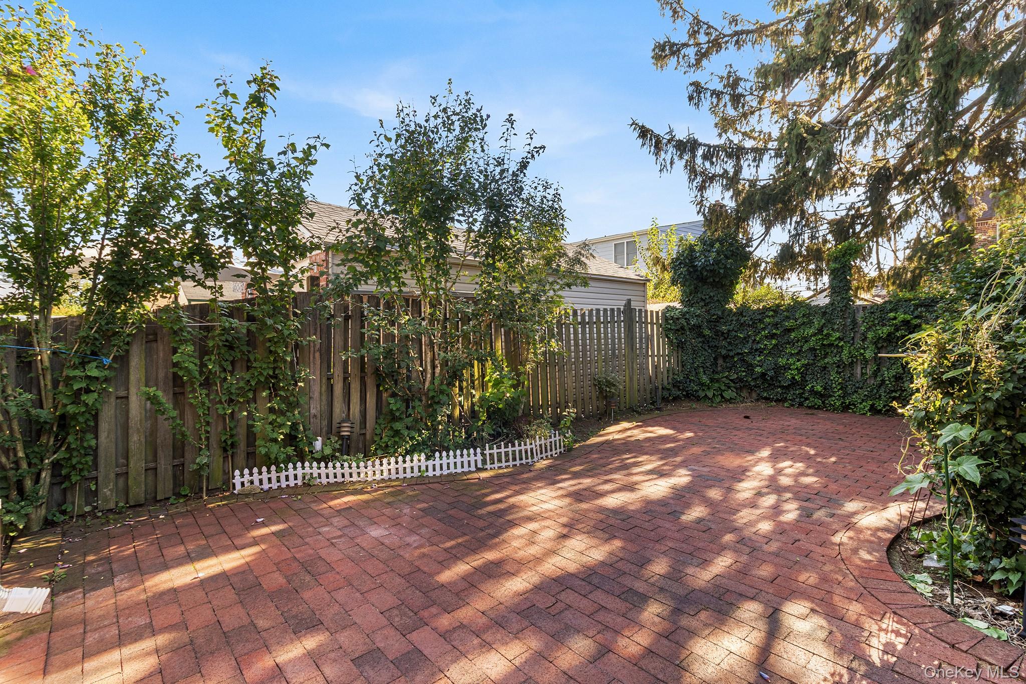 305 White Road – For Sale photo 20