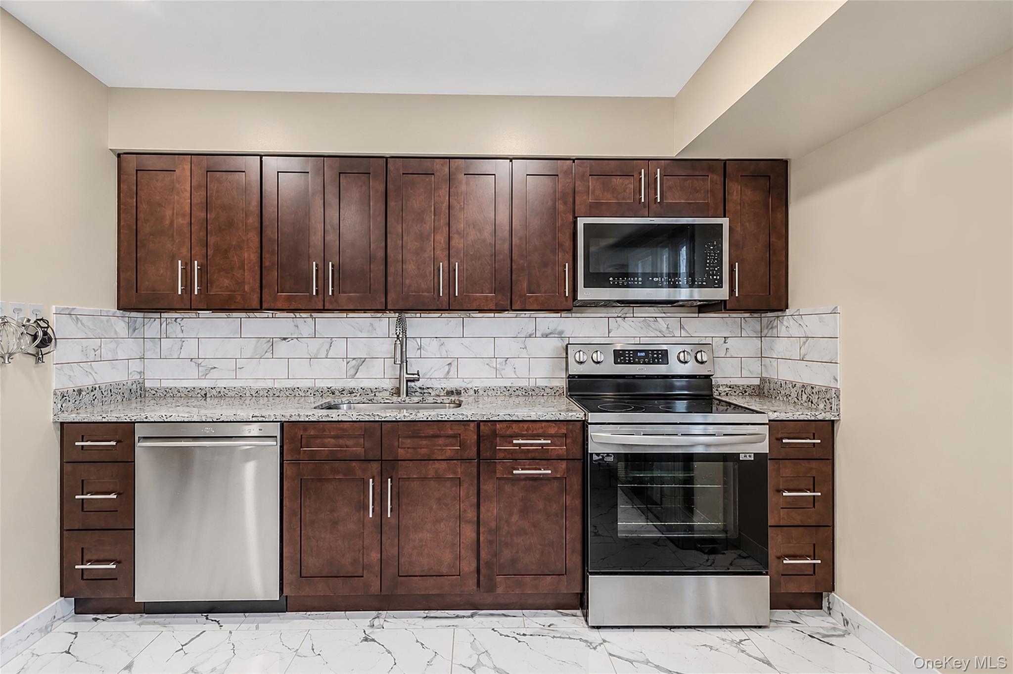 127 Iceland Drive – For Sale photo 14