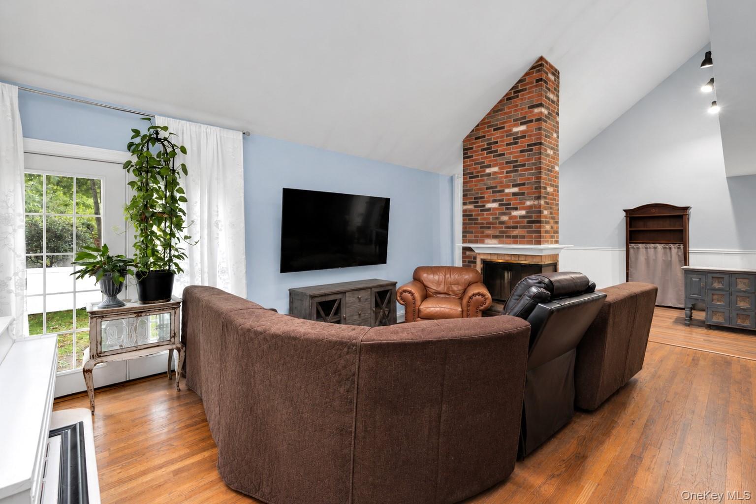 1 Hampton Street – For Sale photo 8