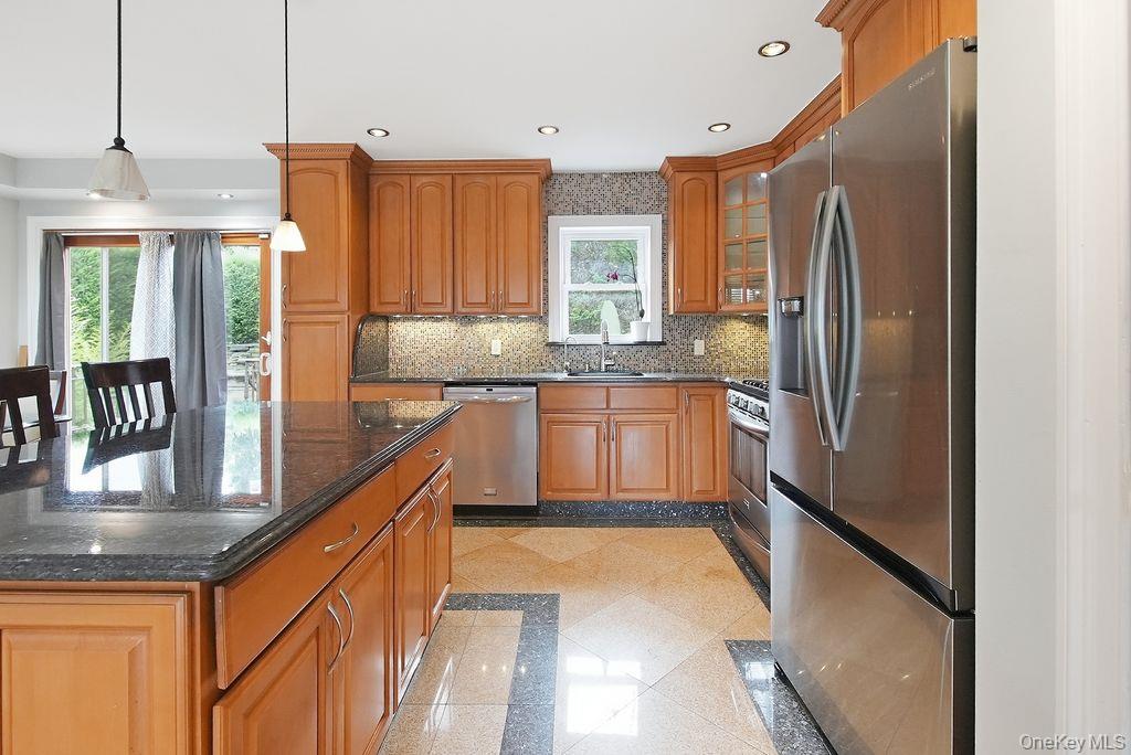 1072 Hicksville Road – For Sale photo 6
