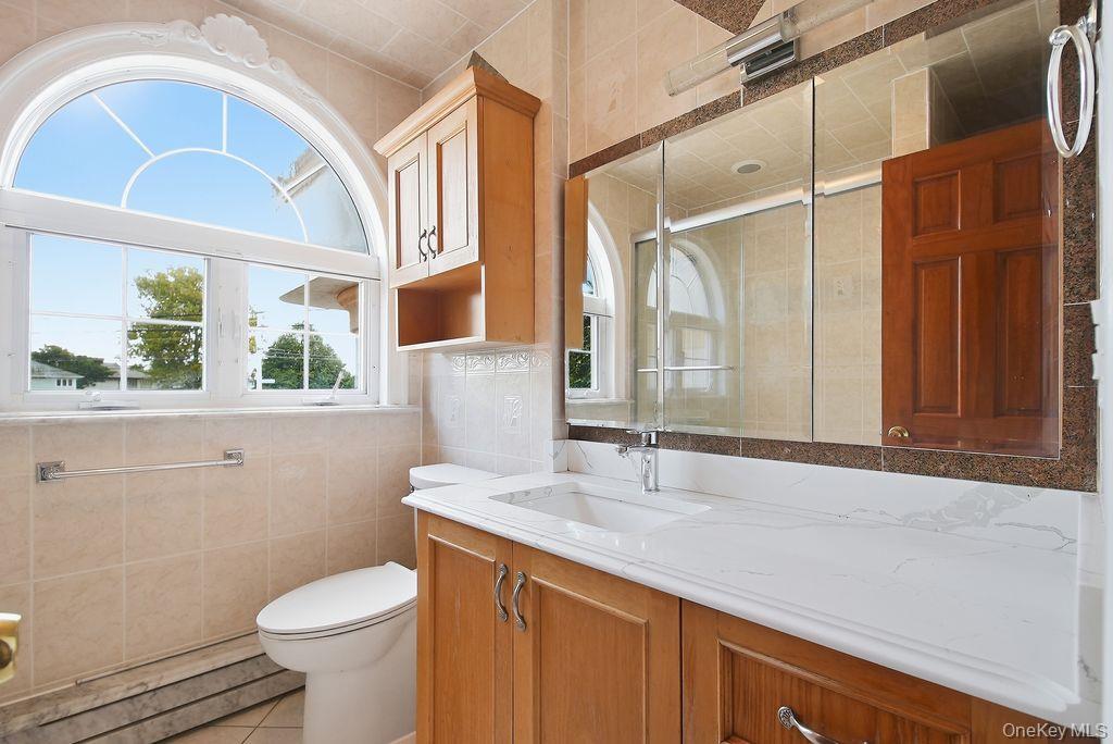 1072 Hicksville Road – For Sale photo 12