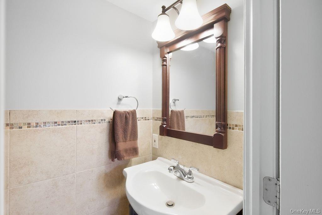 1072 Hicksville Road – For Sale photo 19