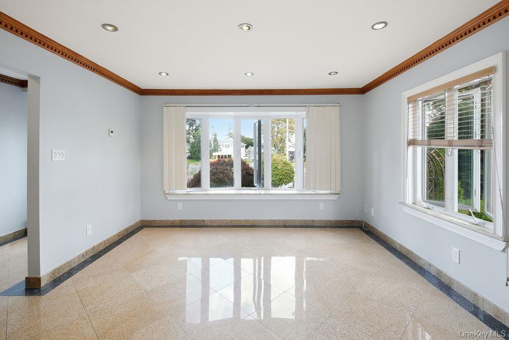 1072 Hicksville Road – For Sale photo 10