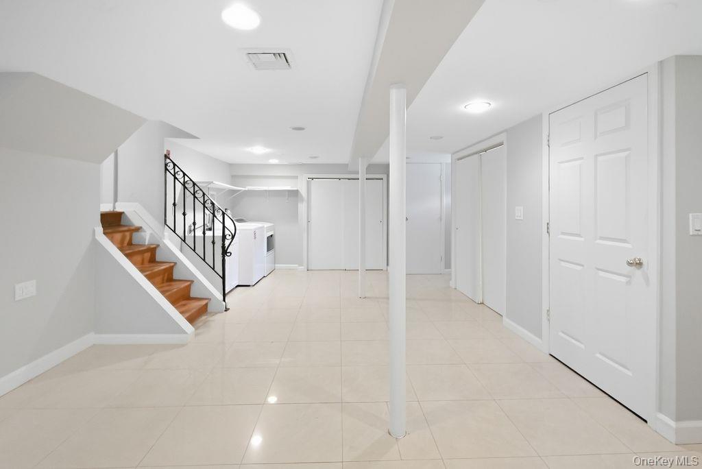 1072 Hicksville Road – For Sale photo 21