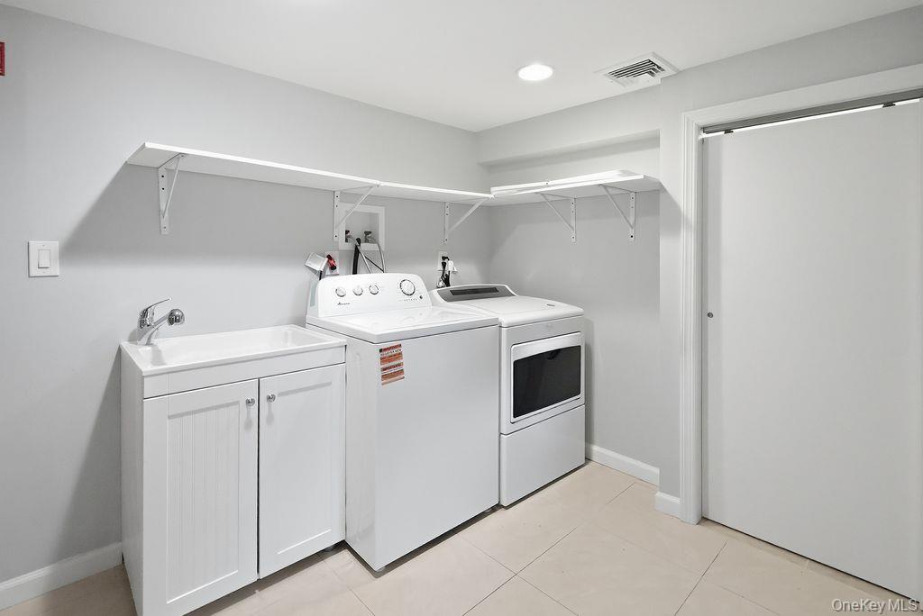 1072 Hicksville Road – For Sale photo 24