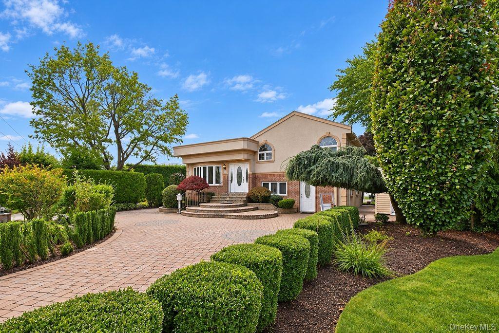 1072 Hicksville Road – For Sale photo 3
