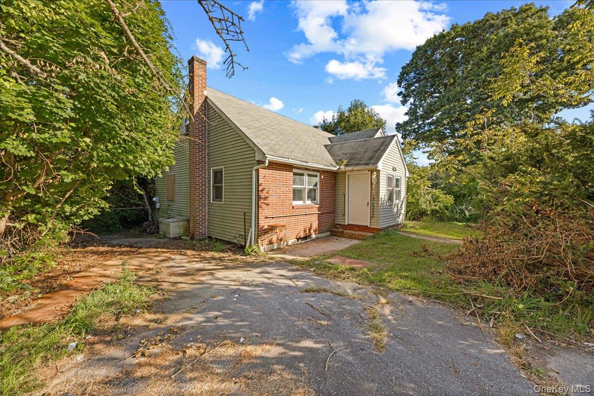 536 Lake Shore Drive – For Sale