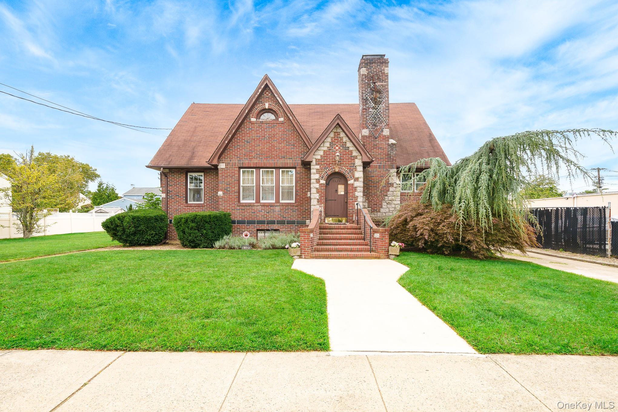 2320 Woodland Avenue – For Sale