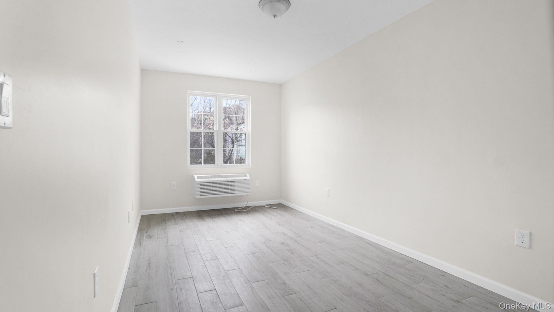 506 Van Nest – For Sale photo 9