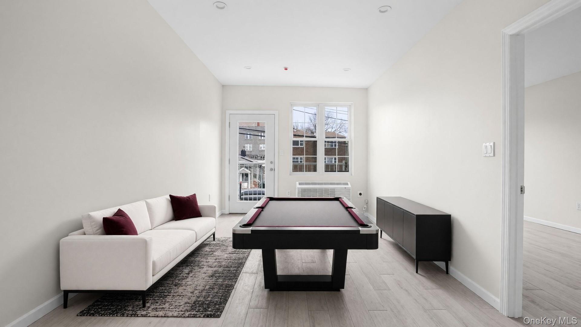 506 Van Nest – For Sale photo 7