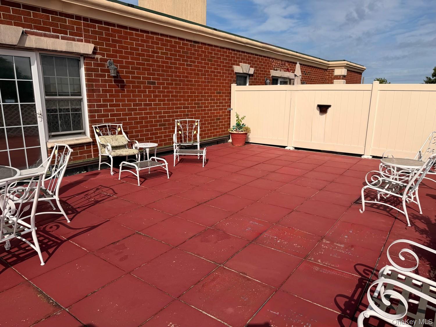 50 Merrick Avenue, Unit 405 photo 20