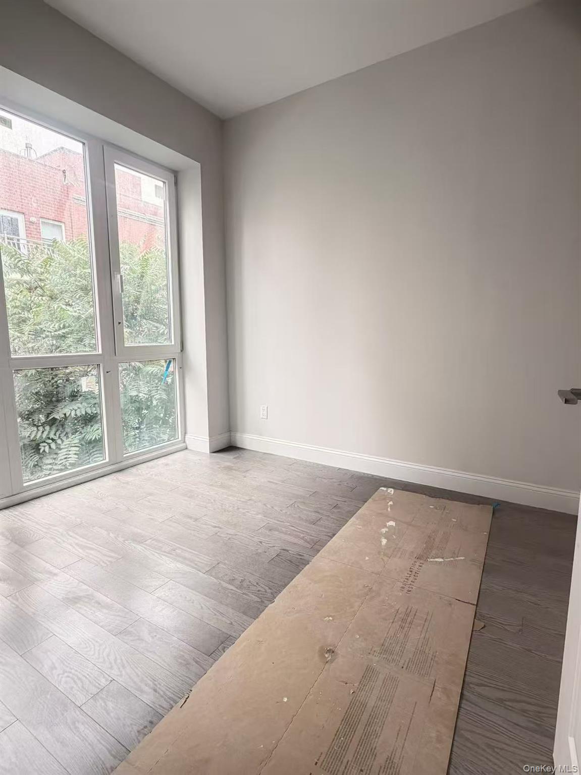 136-17 Carlton Place – For Sale photo 3