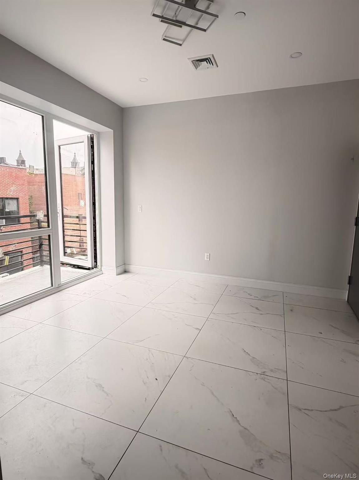 136-17 Carlton Place – For Sale photo 5