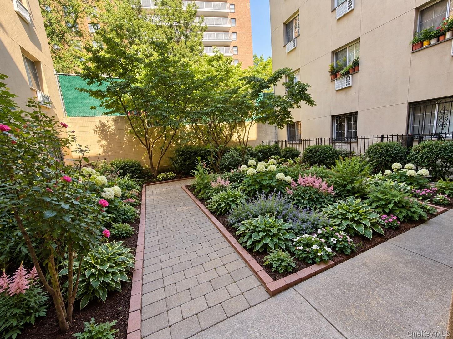 2135 Crotona Avenue, Unit 2B photo 10