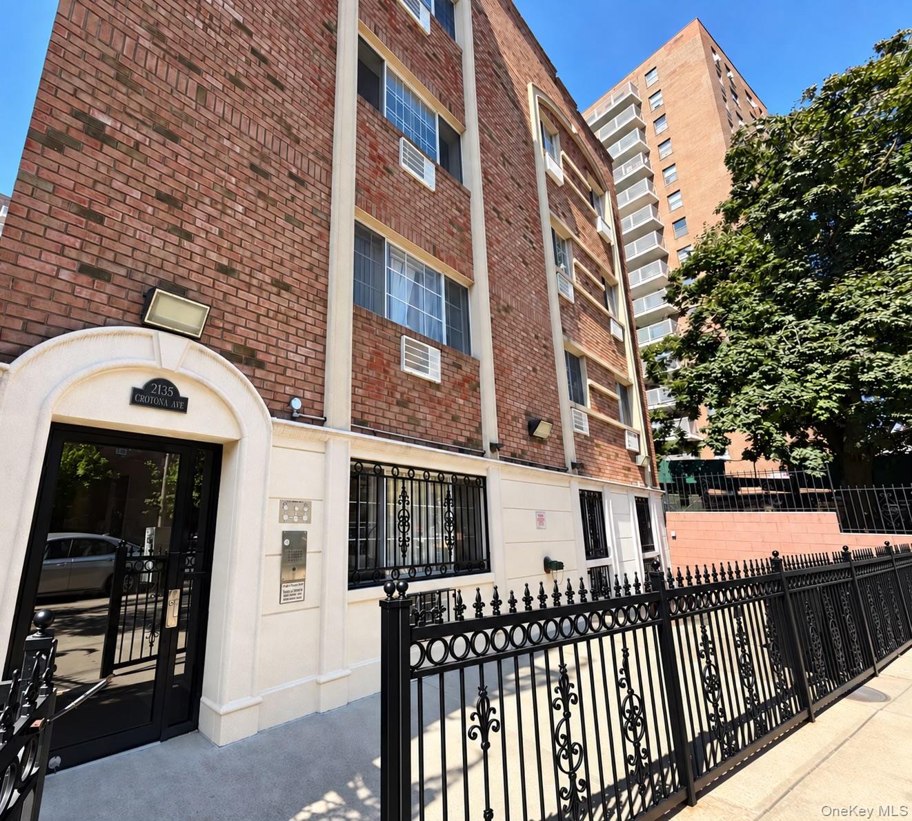 2135 Crotona Avenue, Unit 2B photo 11