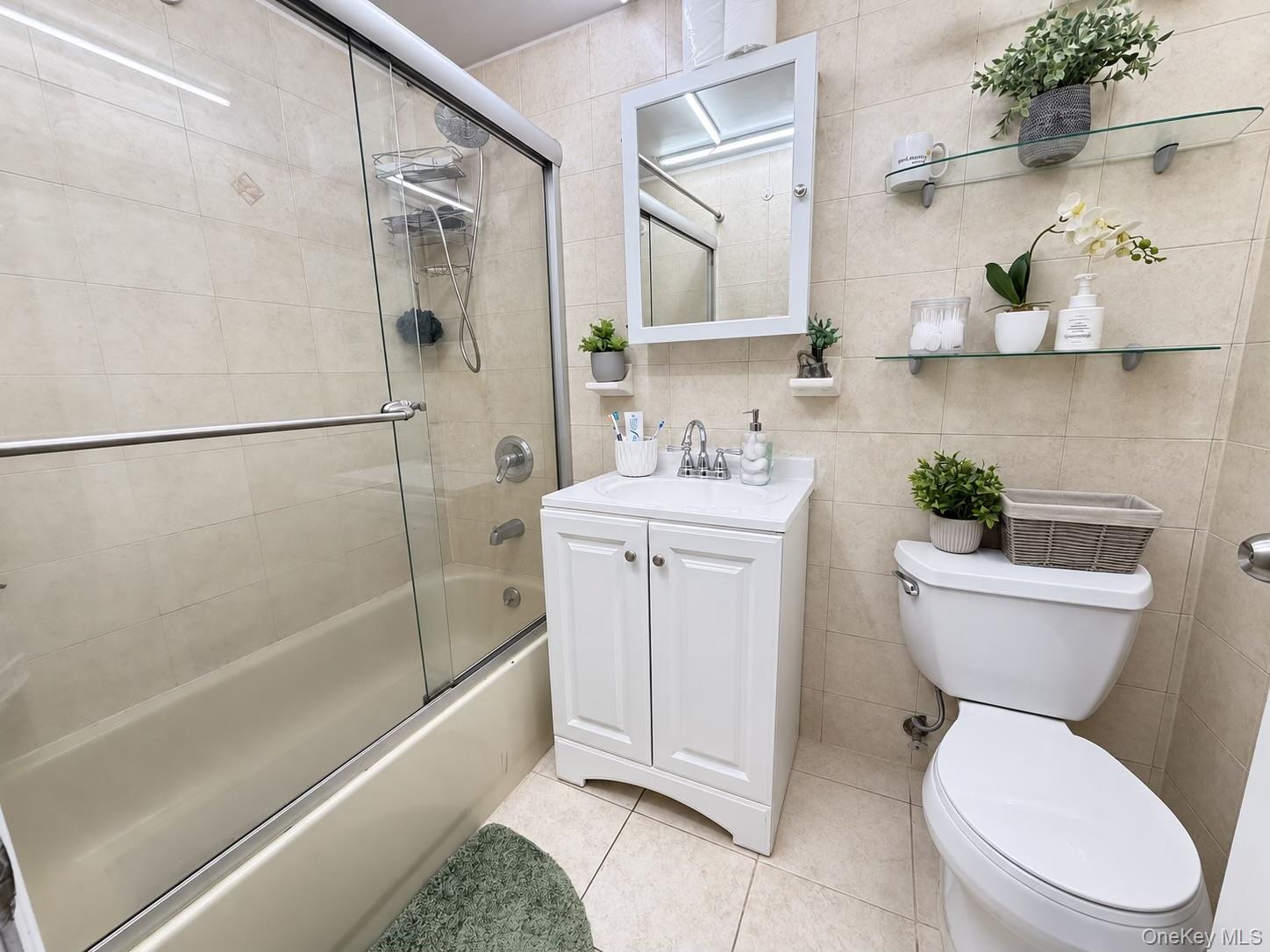2135 Crotona Avenue, Unit 2B photo 9