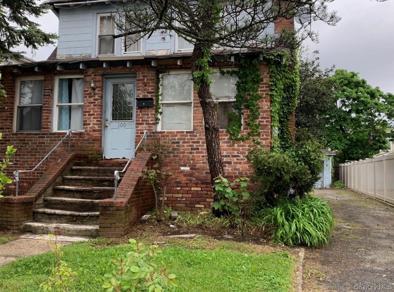 100 Franklin Street – For Sale