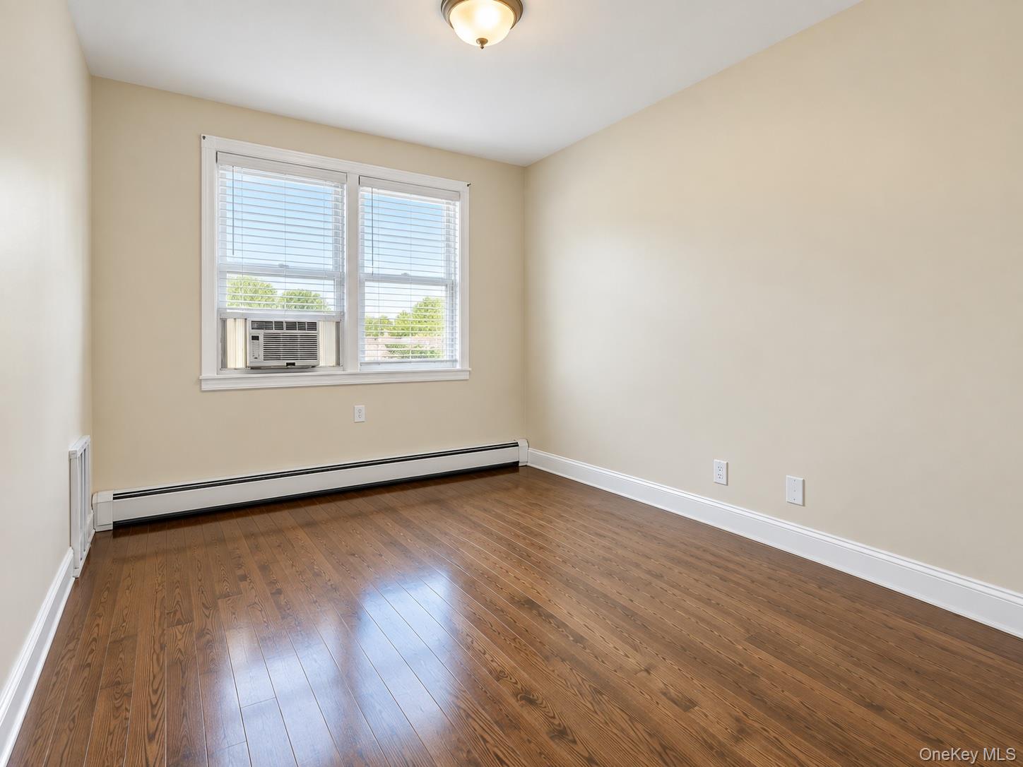 14035 183rd Street – For Rent photo 5