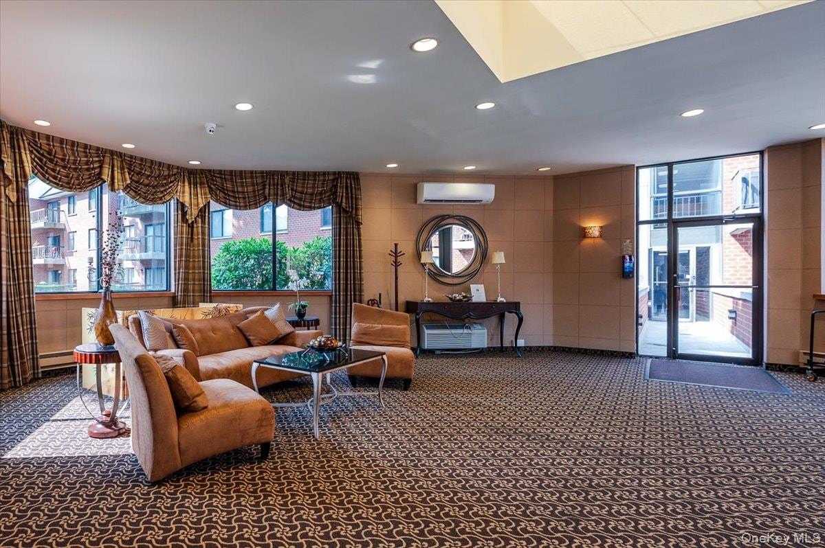 99 S Park Avenue  Ave, Unit 112 photo 4