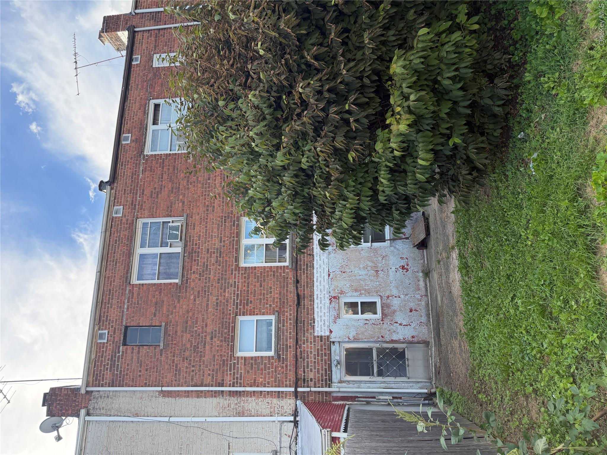 3210 Tenbroeck Avenue – For Sale photo 7