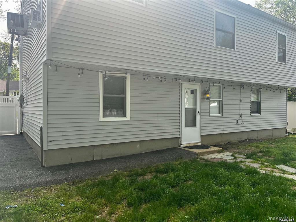 25 Juanita Avenue – For Rent