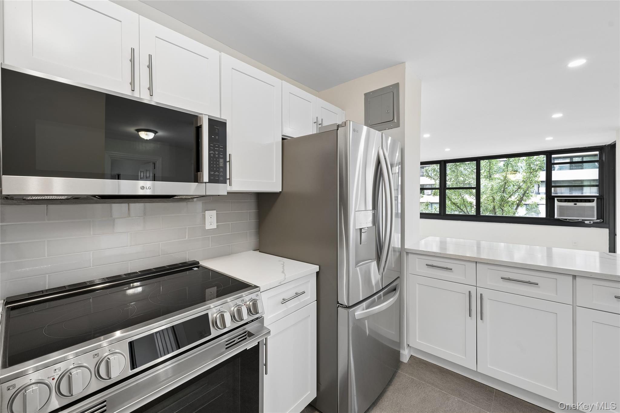 166-26 Powells Cove Boulevard, Unit 3D photo 9