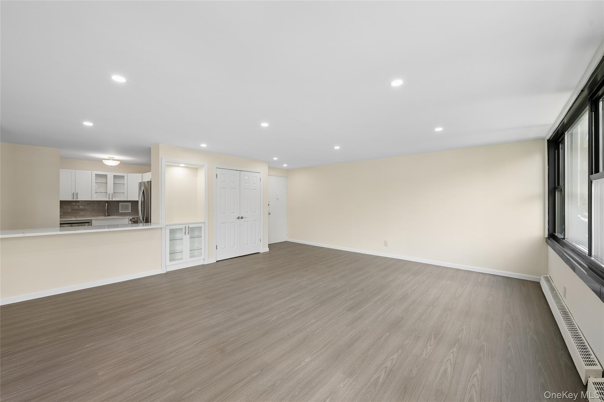 166-26 Powells Cove Boulevard, Unit 3D photo 4