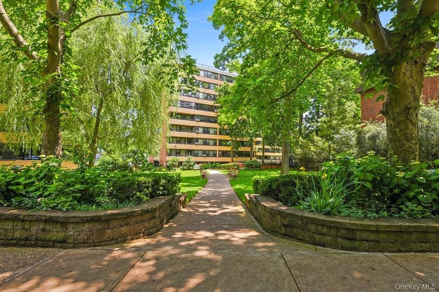 166-26 Powells Cove Boulevard, Unit 3D photo 28