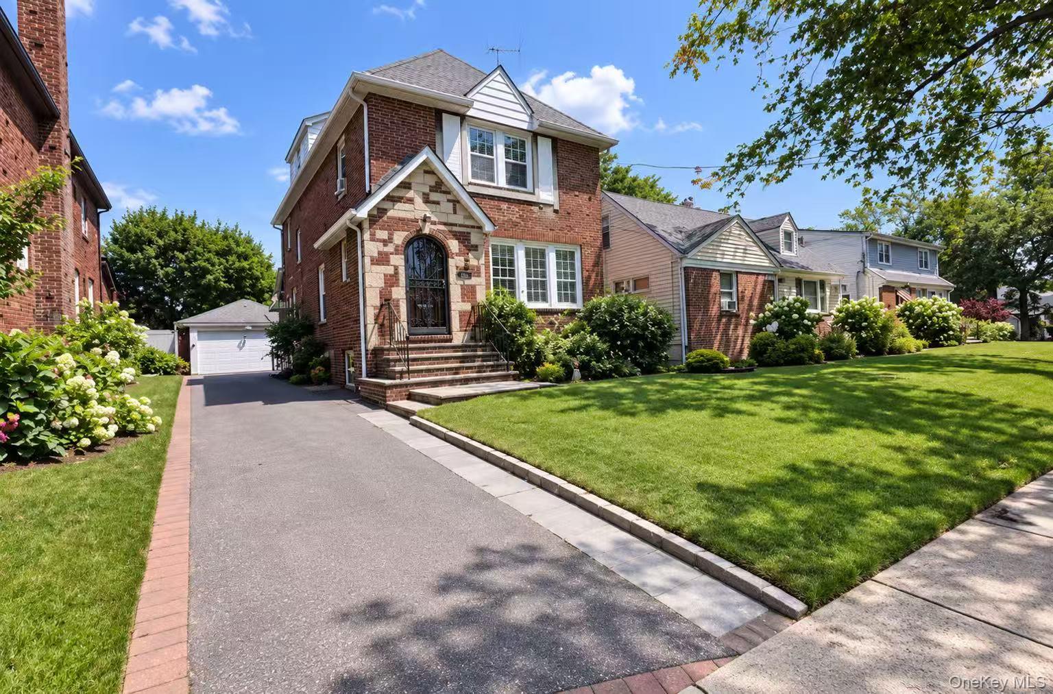 115 Canterbury Gate – For Sale