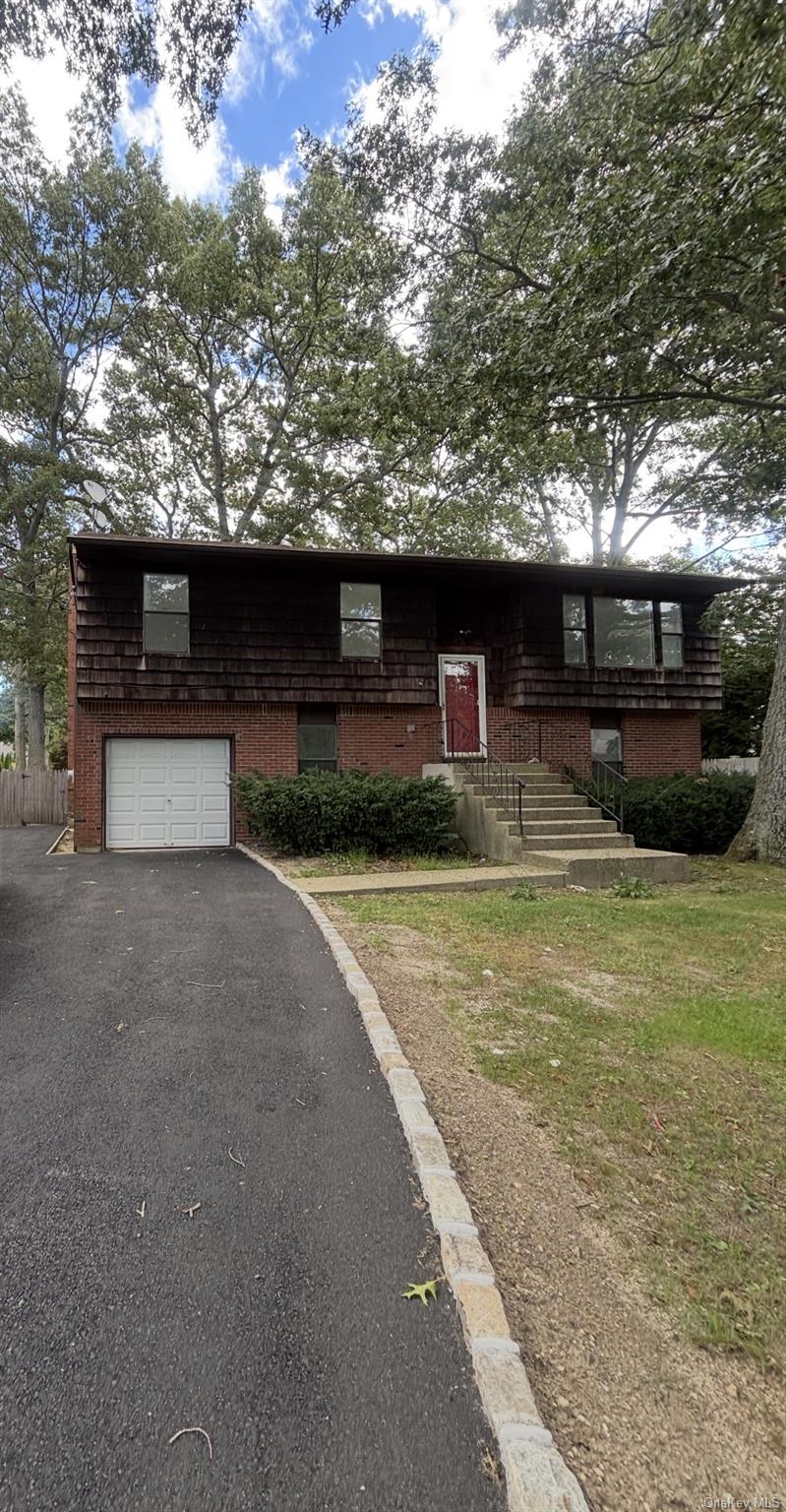 39 Pond Path – For Sale