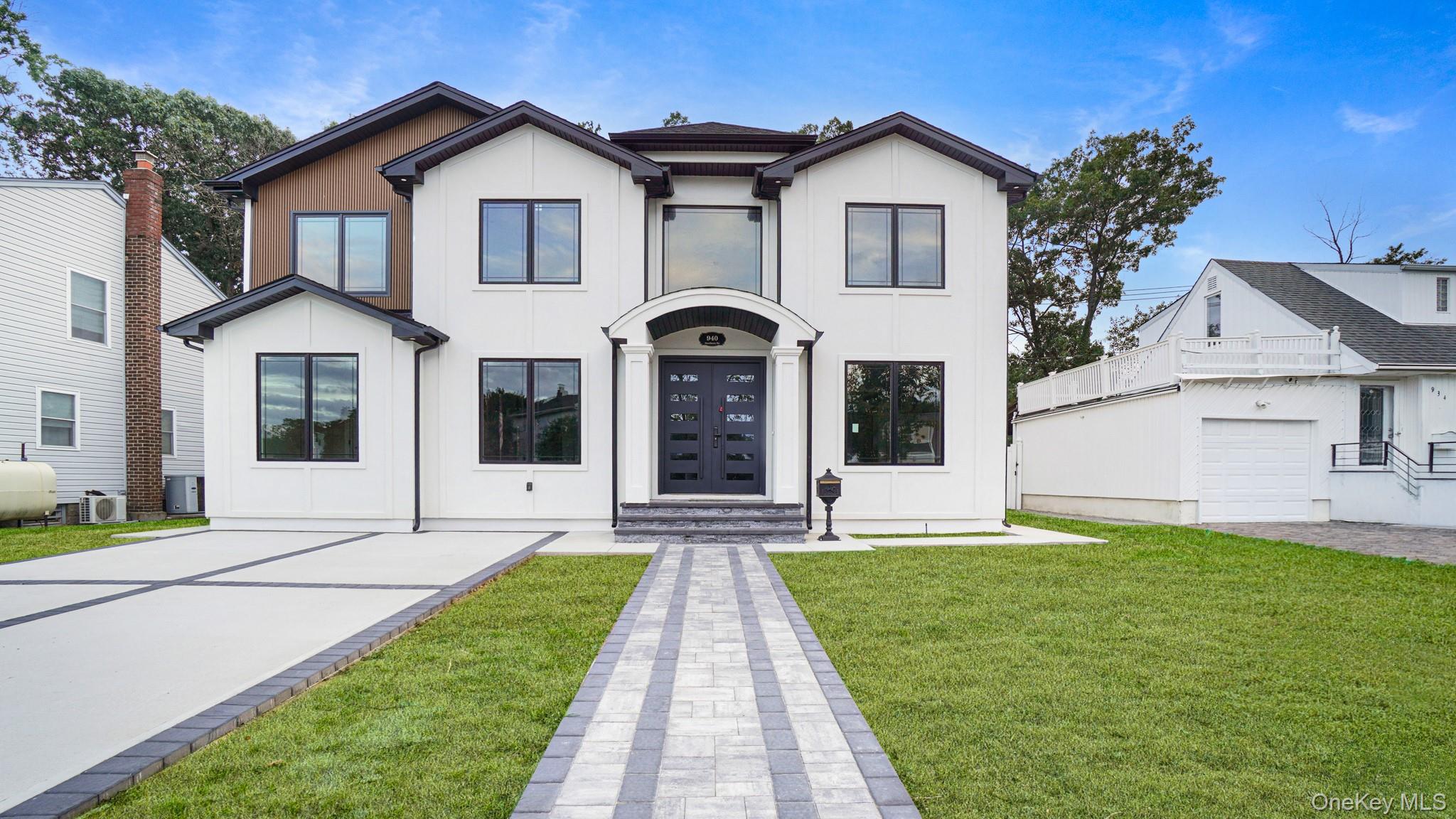 940 Southern Drive – For Sale