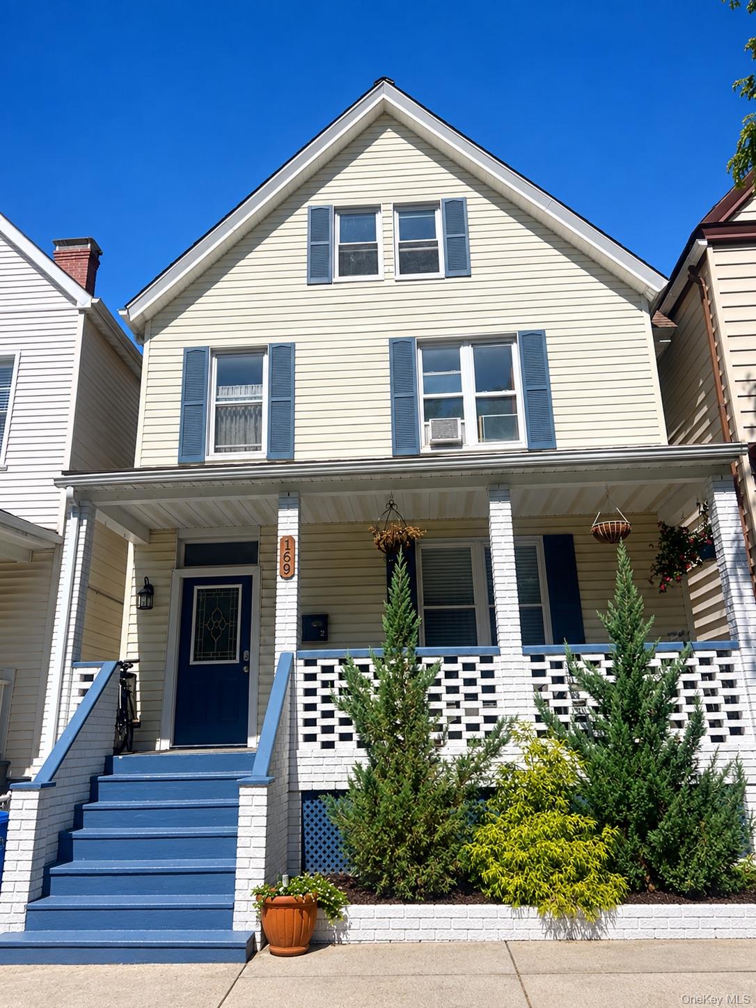 169 Beekman Avenue – For Rent