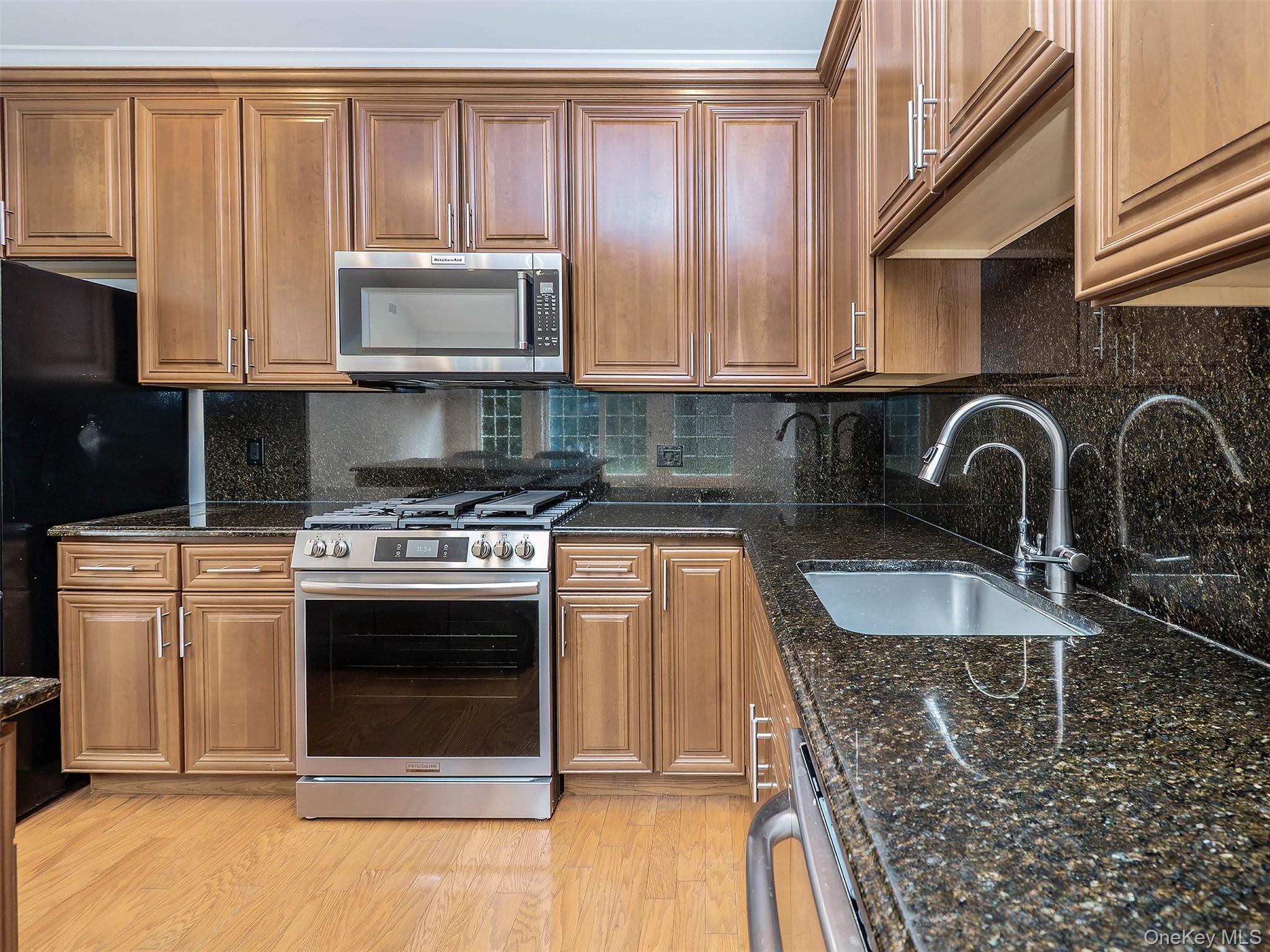 194 Pond View Drive, Unit 387 photo 13