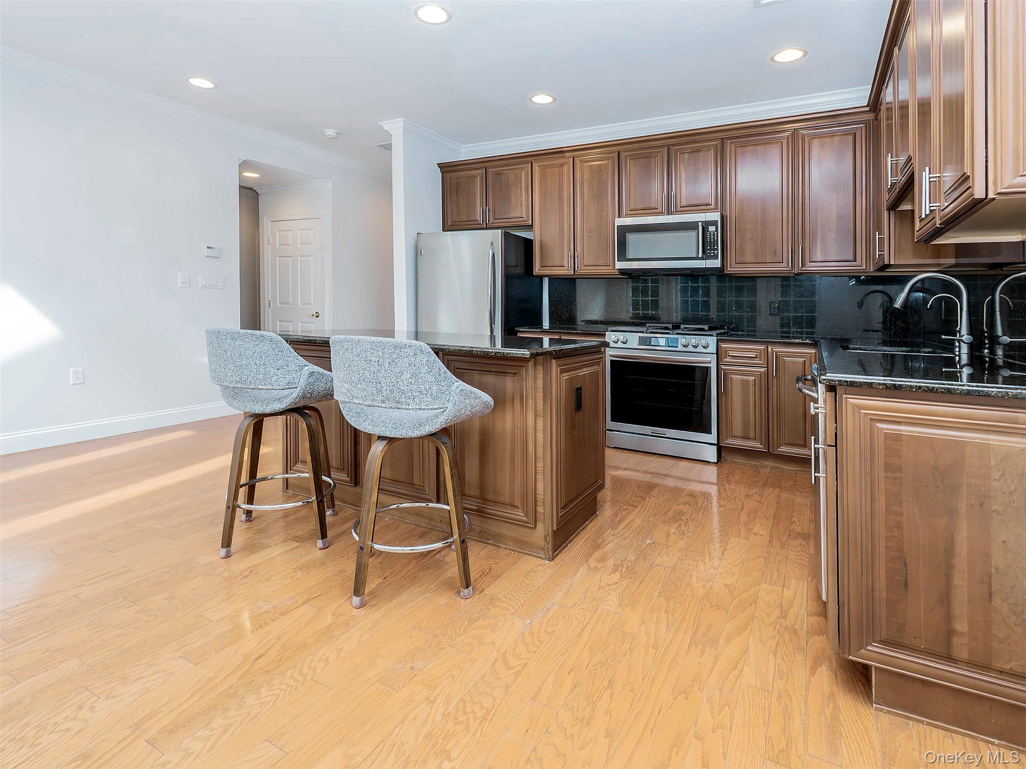 194 Pond View Drive, Unit 387 photo 15