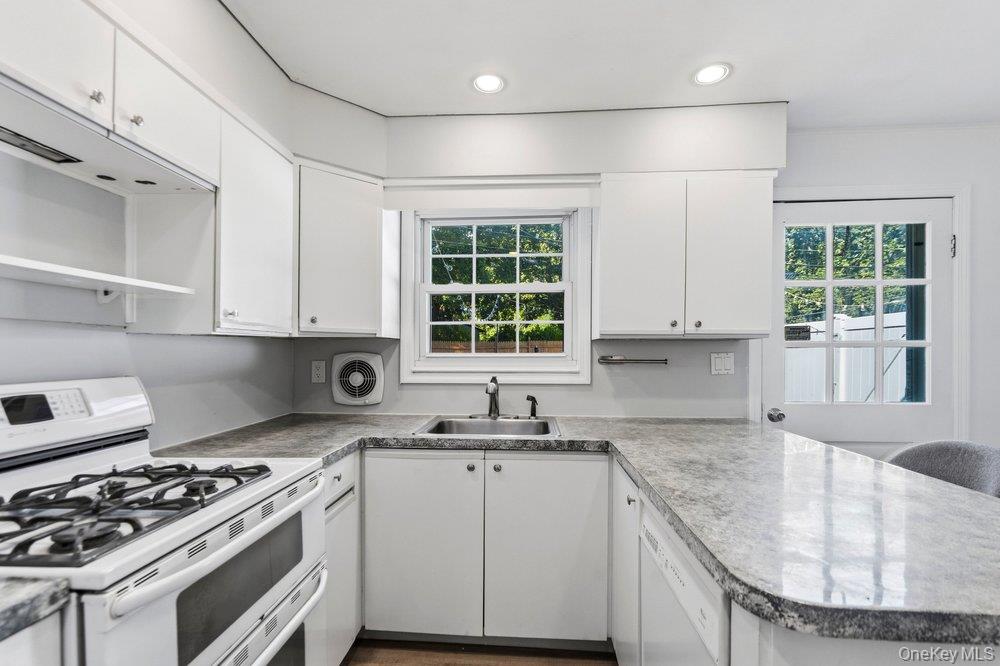 22 Half Moon Pond Road – For Sale photo 27