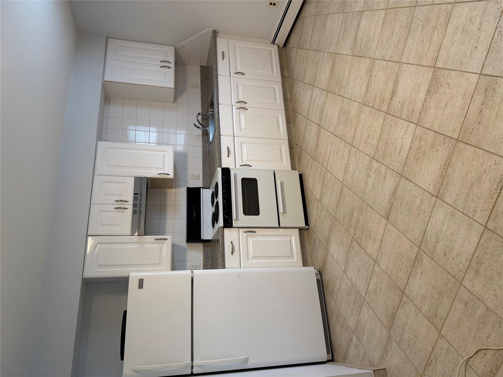 210 Orchard Street – For Rent photo 4