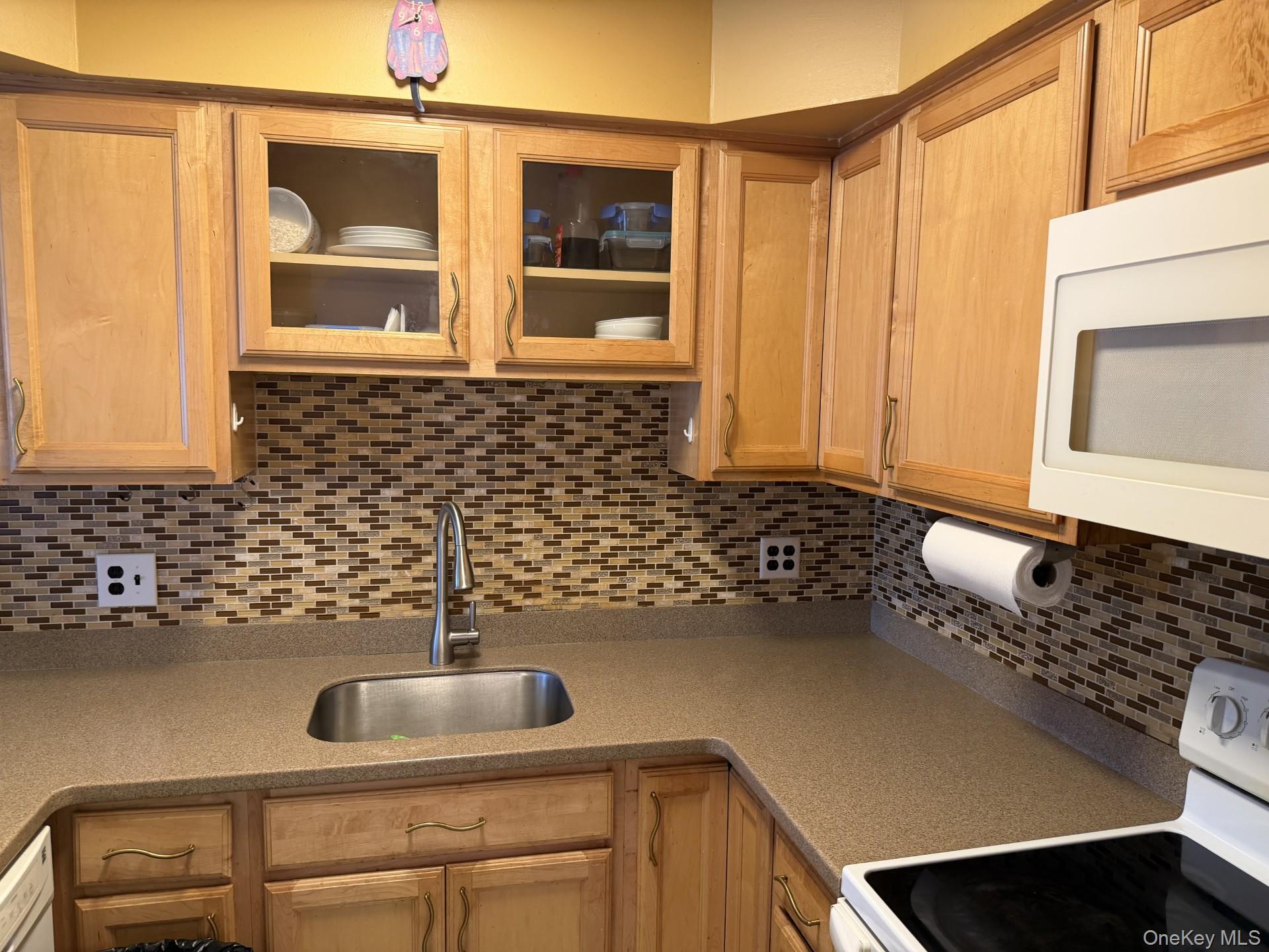 18L Hastings Court – For Sale photo 3