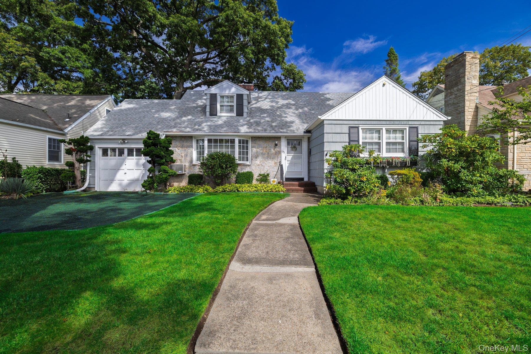 175 E Carpenter Street – For Sale