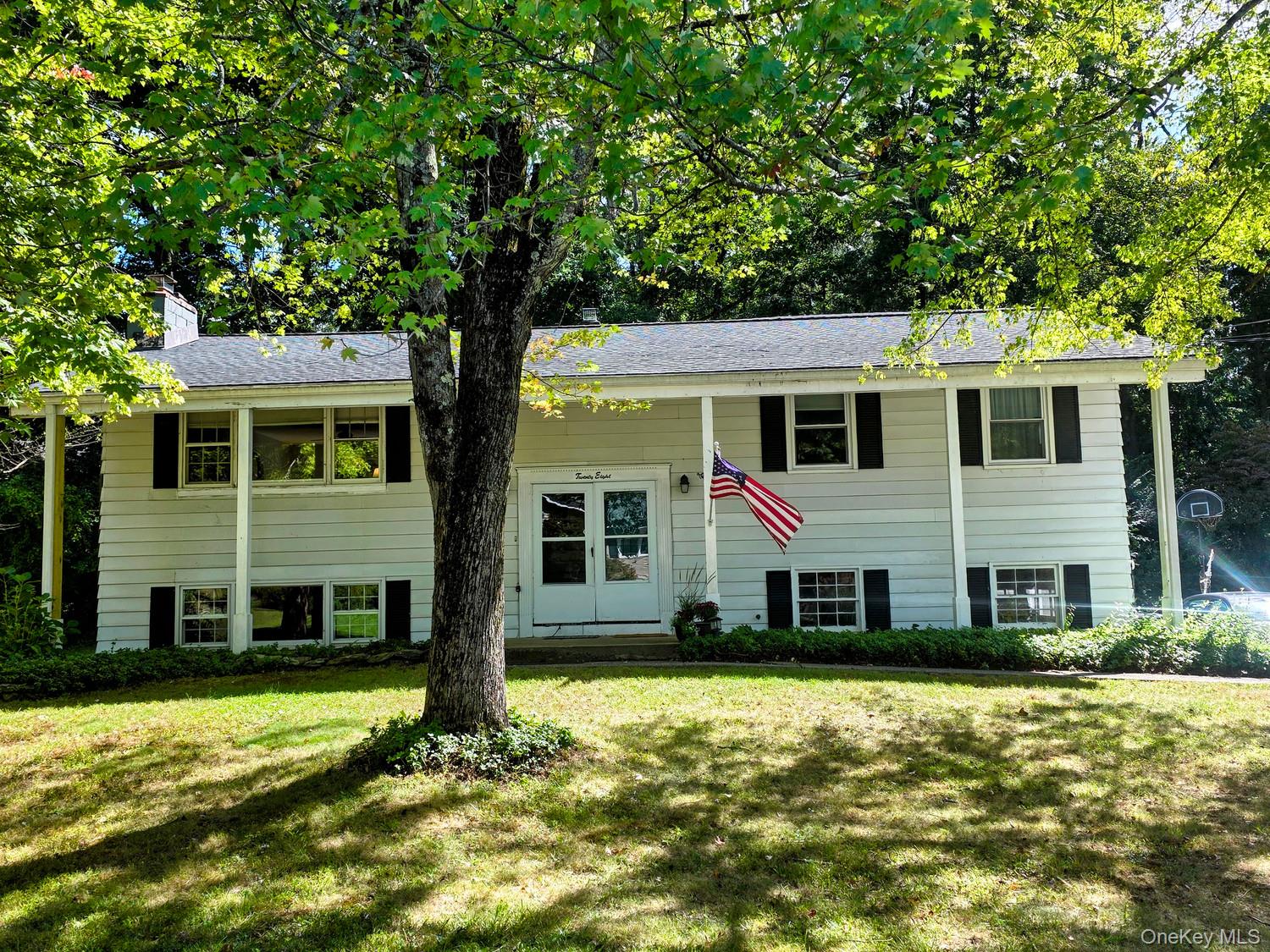 28 Robert Drive – For Sale photo 2