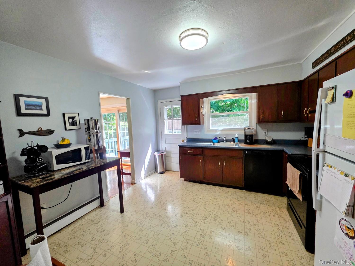 28 Robert Drive – For Sale photo 10
