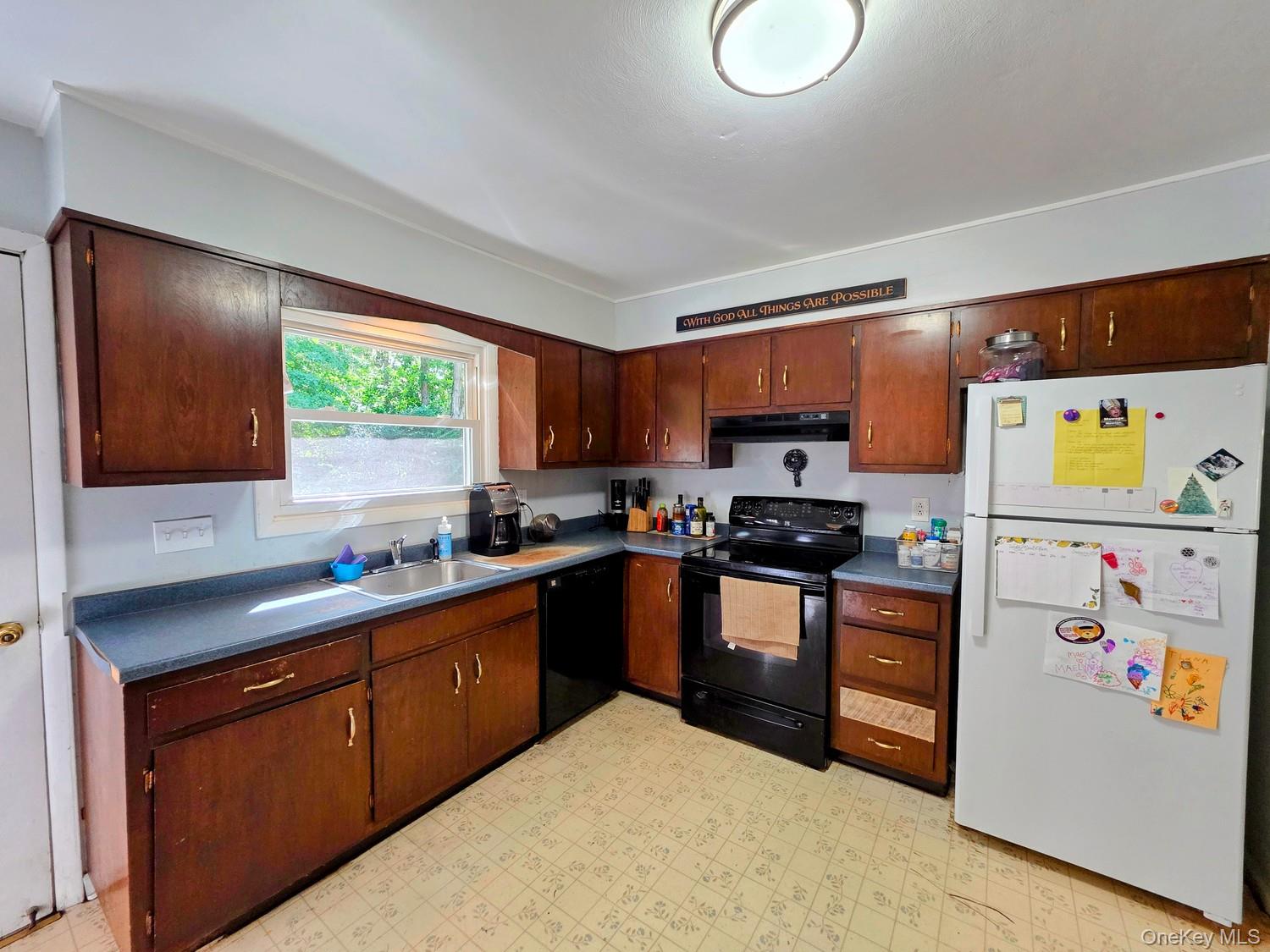 28 Robert Drive – For Sale photo 11
