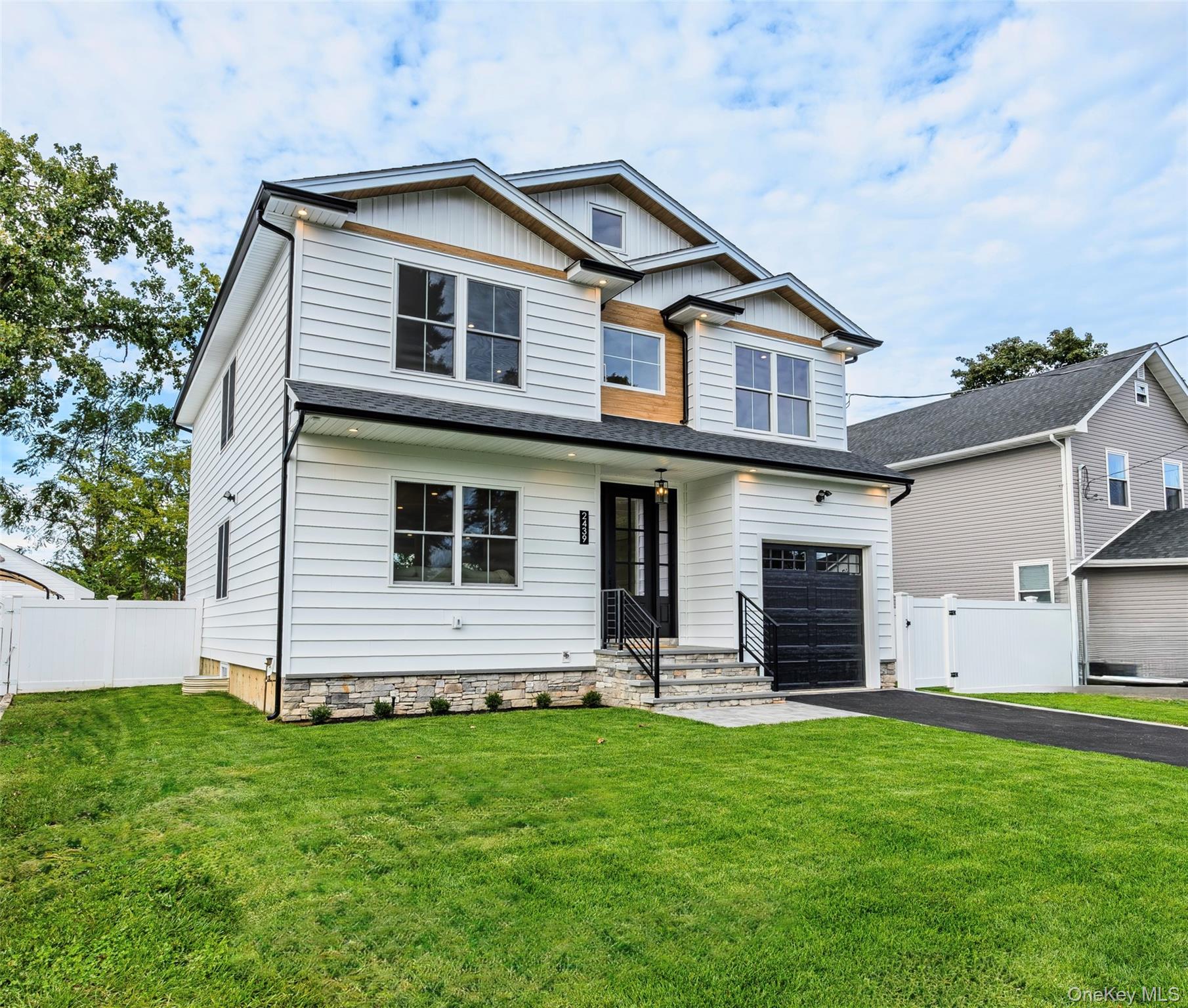 2439 Berkeley Place – For Sale photo 2